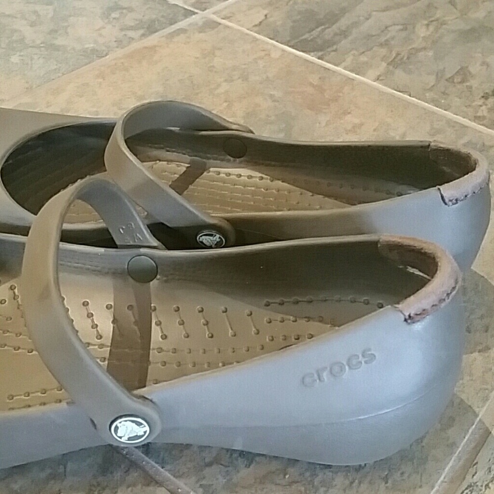 💕crocs* SHOES - Picture 3 of 8